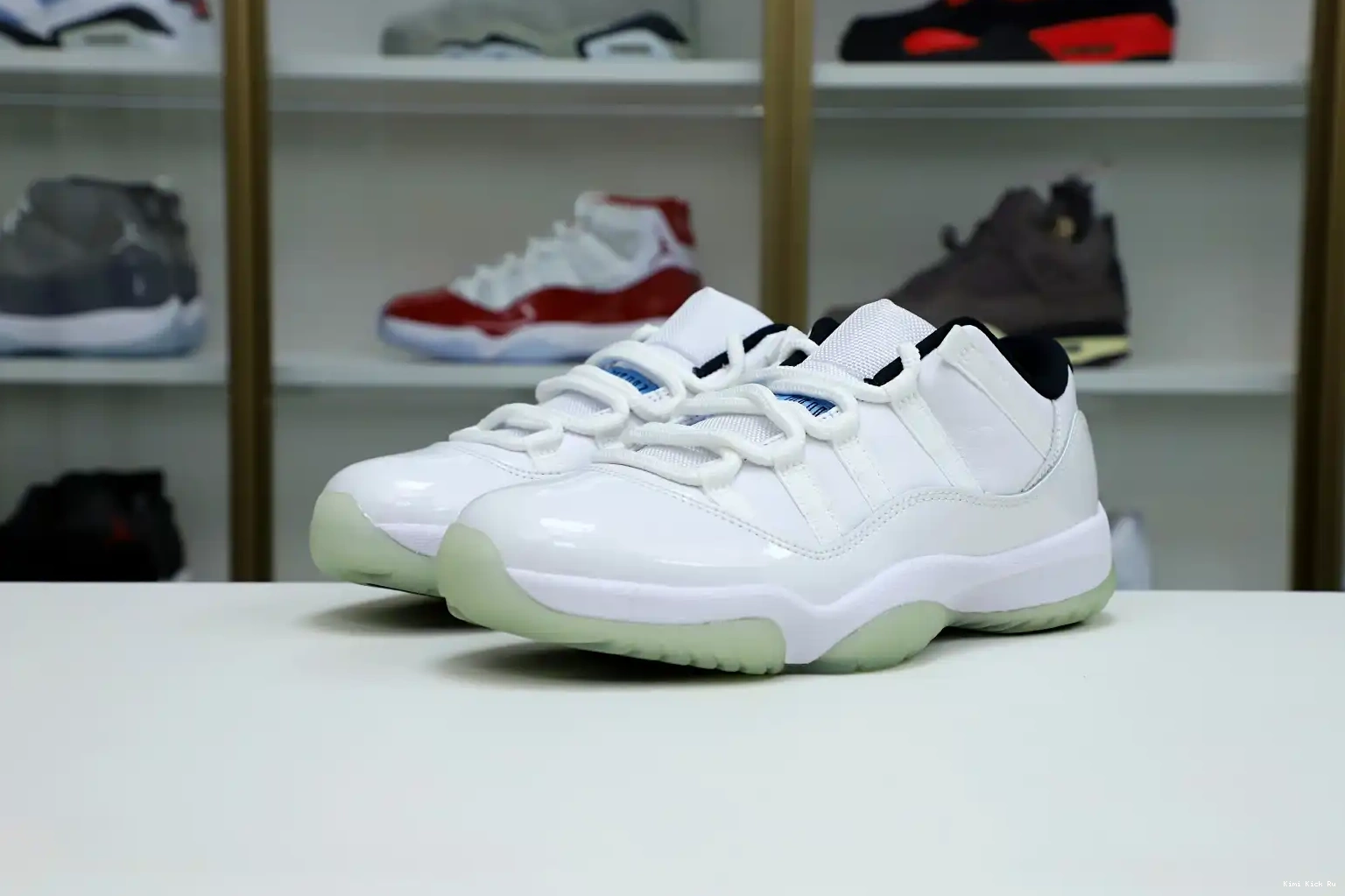 AIR LEGEND BLUE LOW RETRO 11 JORDAN Kimikick 0704